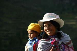 Mère et enfant, canyon du Colca, Pérou