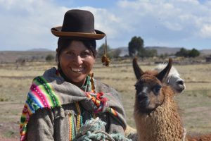 portrait de femme sur l'altiplano péruvien,
