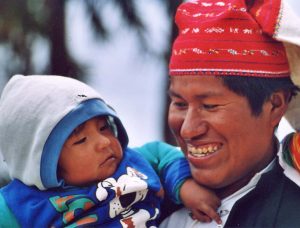 Père et enfant, Ile de Taquile, Pérou
